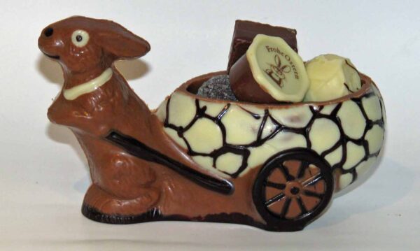 Hase mit Eiwagen